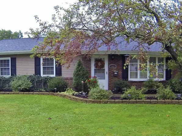 563 Janet Dr, Canfield, OH 44406