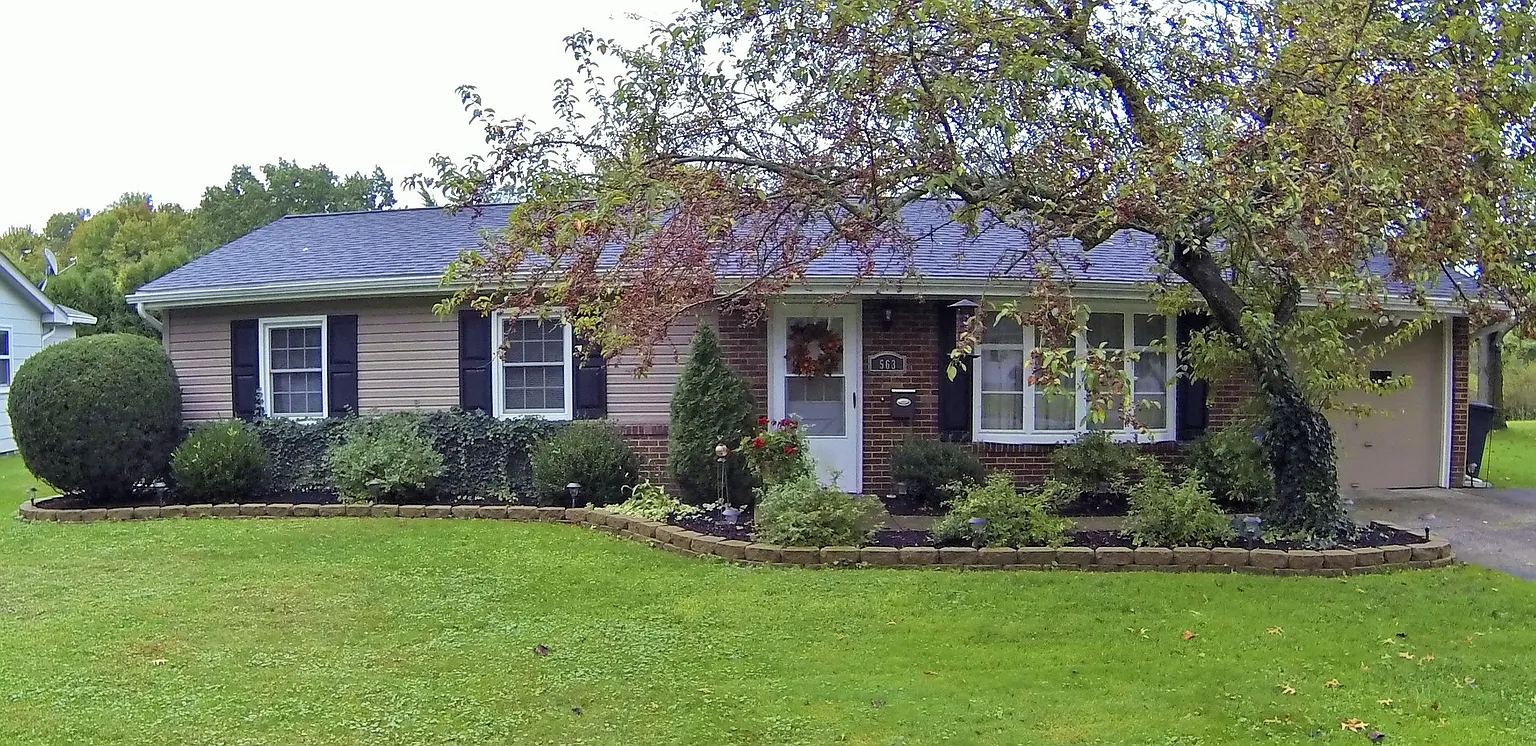 563 Janet Dr photo 1