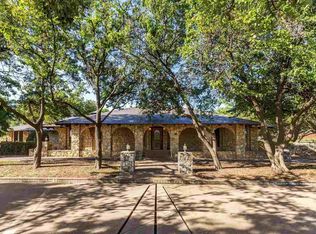 1602 Cedar St, Olney, TX 76374