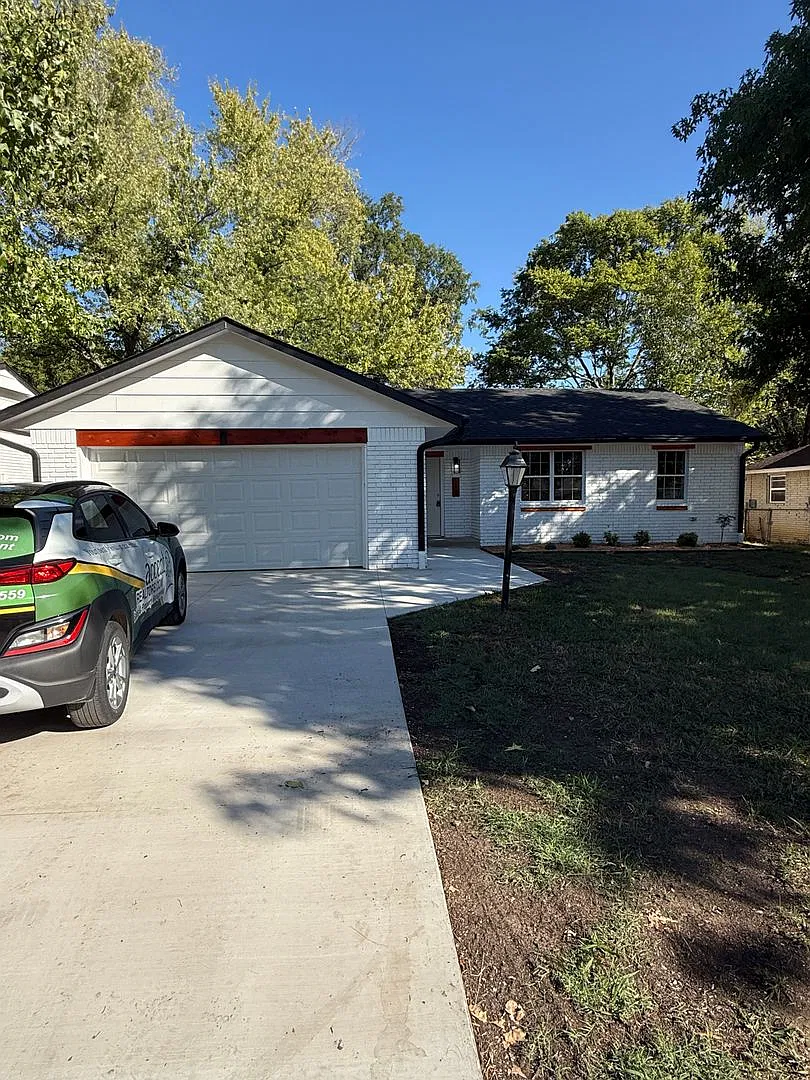 Charming 3 Bedroom in Broken Arrow — Photo 2