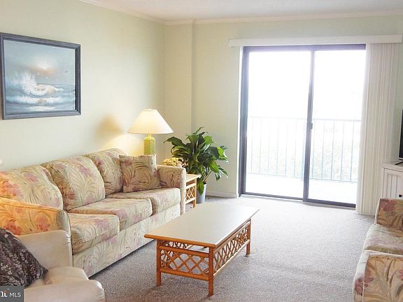 3rd image of 9 37th St Unit 303