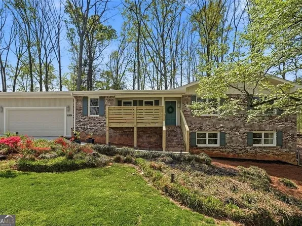 4304 Lindsey Way NE, Roswell, GA 30075