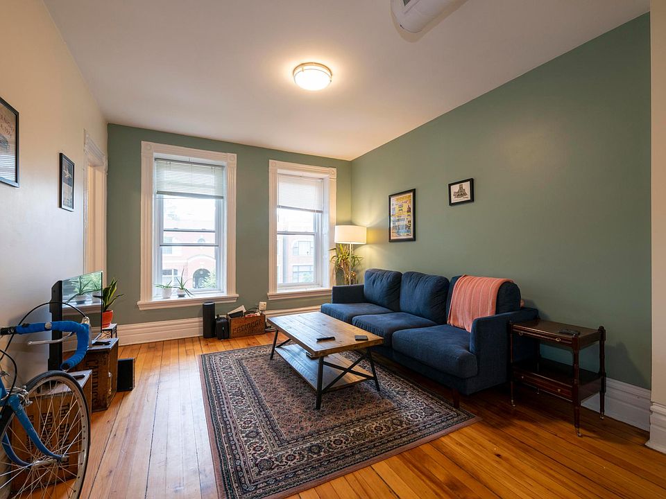 1st image of 1913 W Cortland St APT 2