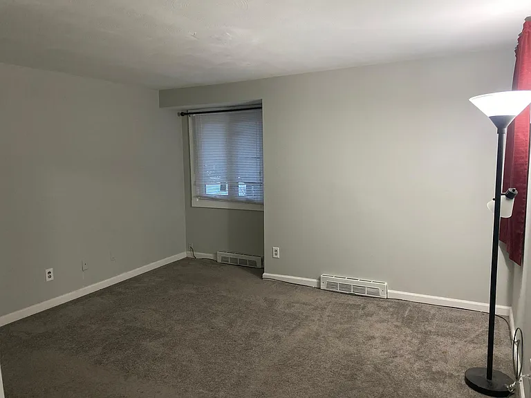 89 Towne House Rd — Photo 6