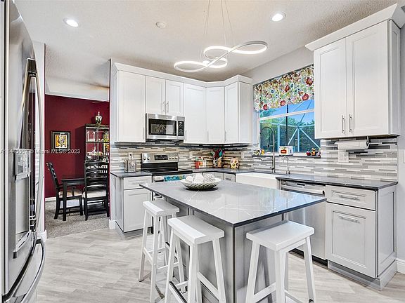 4th image of 4150 Staghorn Ln