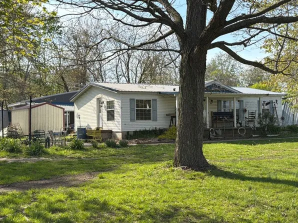 205 N Elm St Box 1-14, Parkersburg, IL 62452