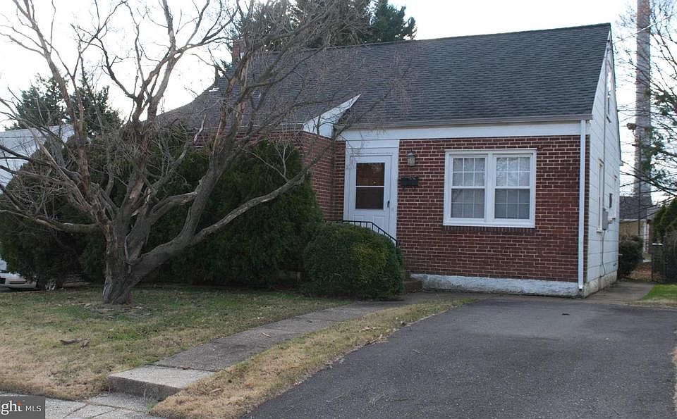 1st image of 305 N Marshall St