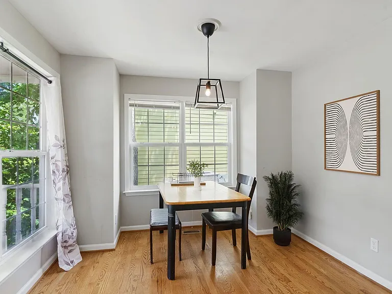 4905 Knightsbridge Way — Photo 12