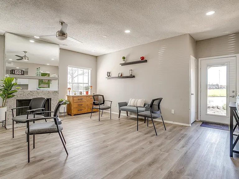 Portofino Apartments — Photo 28
