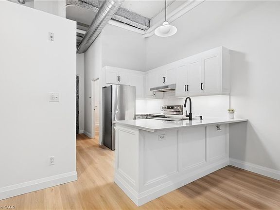 5th image of 11 Rebecca St #105