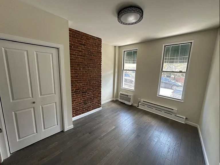 31-80 38th St #1R — Photo 1