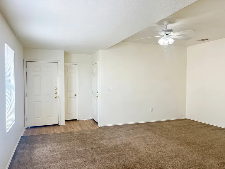15418-15420 Kamary Ln — Photo 6