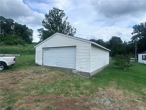 5th image of 1396 Moravia Rd