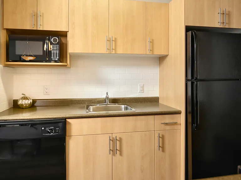 2415 Portage Ave — Photo 11
