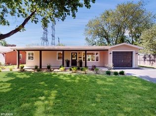 418 Princeton Dr, North Aurora, IL