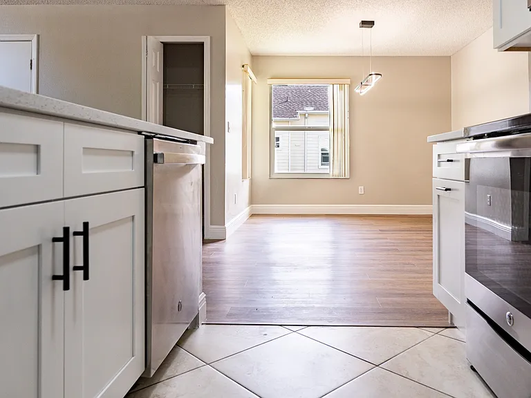 5004 Laguna Bay Cir #48 — Photo 27