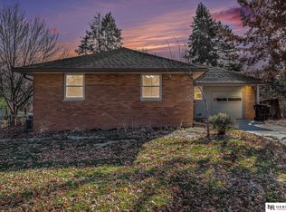 5955 Sumner St, Lincoln, NE 68506