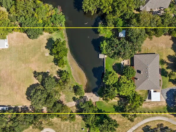 3501 Woodpark Ln, Bedford, TX 76021