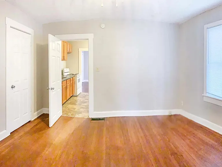 431 S Keystone Ave — Photo 5