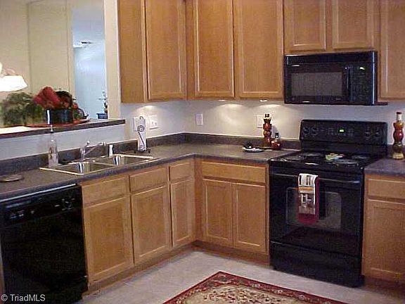 5th image of 118 Humberside Dr