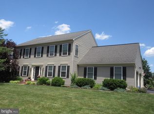 1370 Sterling Dr, York, PA 17404
