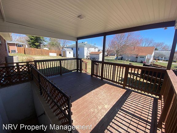4th image of 100 Clearview Dr NW