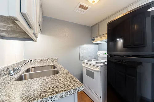 Hurry! Move Inspecial Housing Accepted. Photo 1