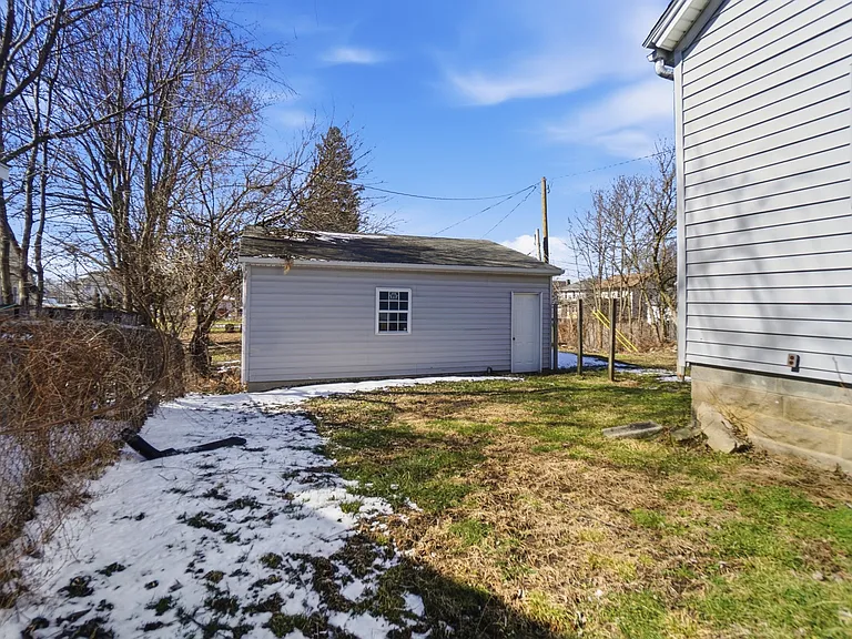 516 S Madriver St — Photo 34