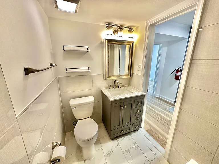 815 E St SE #1 — Photo 18