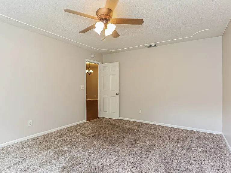 3382 Westfield Dr — Photo 13