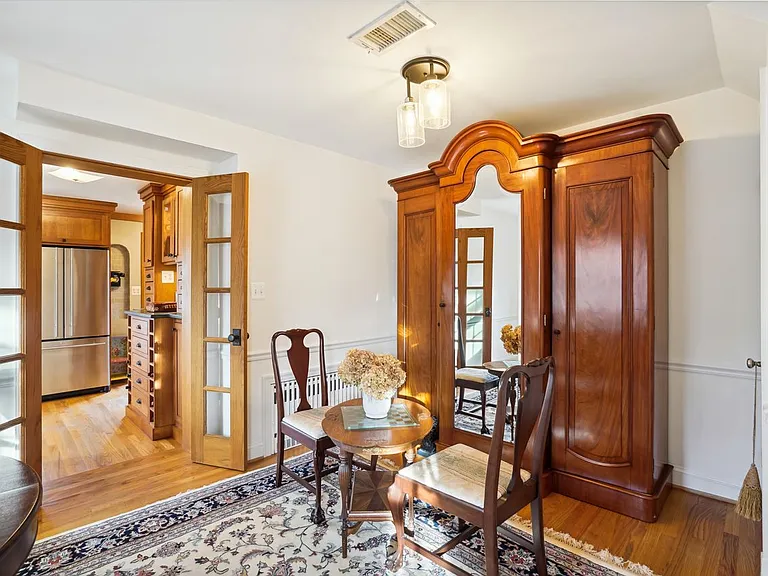 216 E Nelson Ave — Photo 8