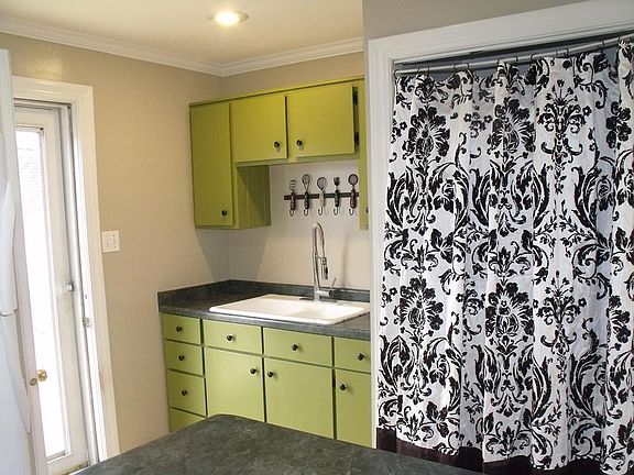5th image of 805 N 7th Pl