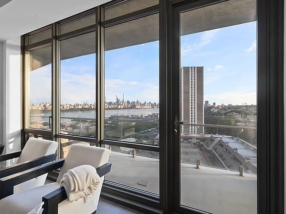 3rd image of 320 Adolphus Ave #807