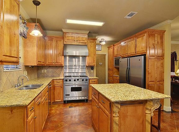 4th image of 7450 Connelly Ct