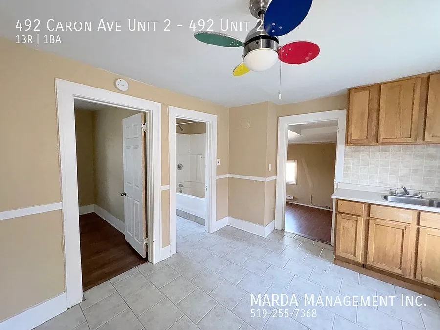 Cozy 1 Bed/1 Bath Split-Level Upper Unit Plus Hydro! — Photo 4
