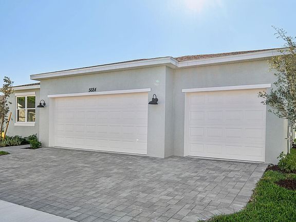 3rd image of 5684 Hampton Park Circle