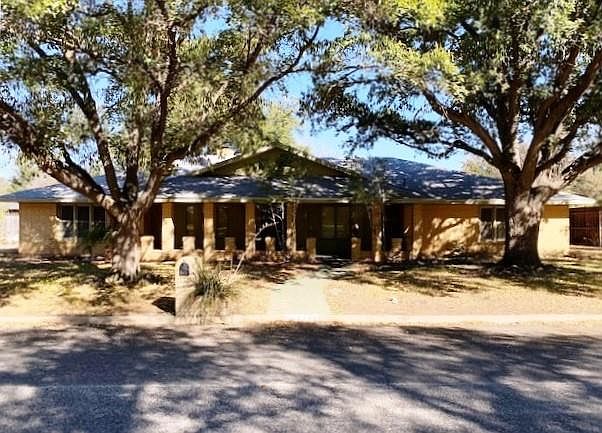 1st image of 2730 Alta Vista Ln