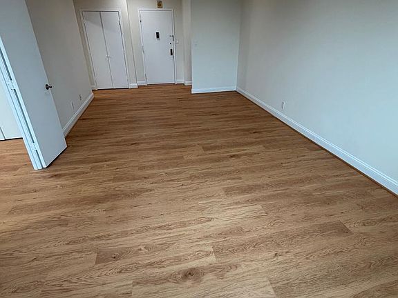 4th image of 5225 Pooks Hill Rd #1821