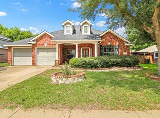 2114 Autumn Trl, Garland, TX 75040