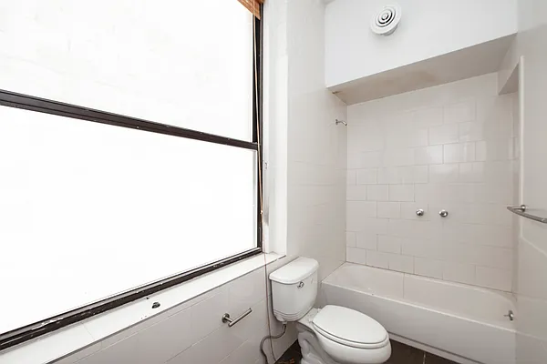 Rented by R New York | media 19