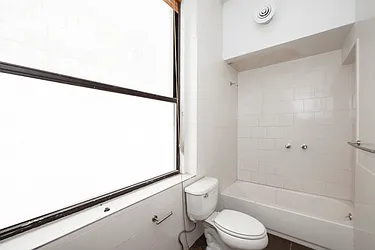 Rented by R New York