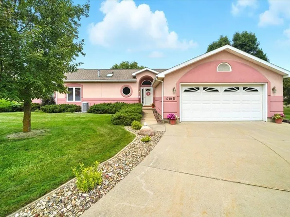 1719 W 18th St APT B, Cedar Falls, IA 50613