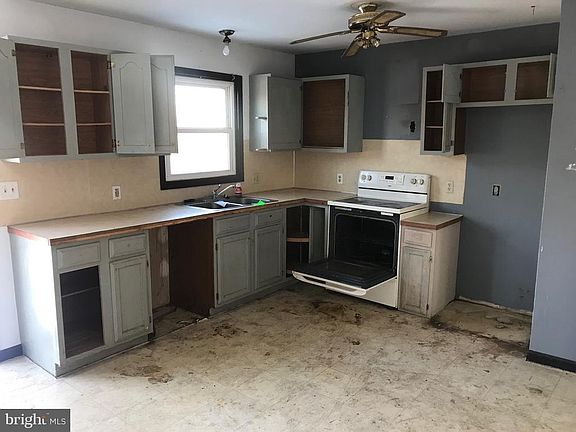 4th image of 25 Fisher St