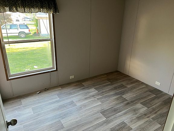 2nd image of 40 Arbor Mill Ln #32