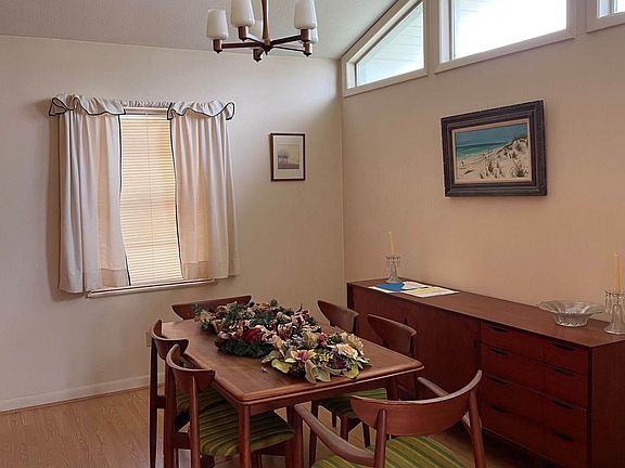 4th image of 18 Windemere Ct