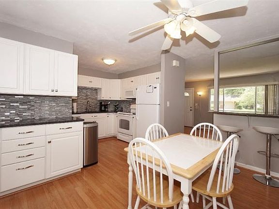 4th image of 1712 Stockton Dr