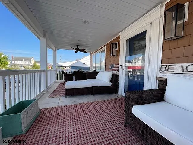 304 N Lancaster Ave — Photo 3