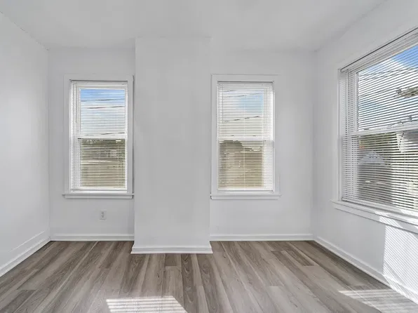 48 West St APT C, Chicopee, MA 01013