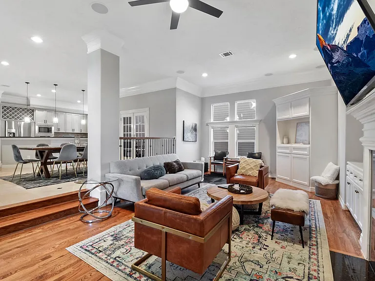 1202 W 25th St — Photo 34