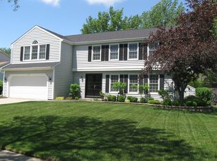 1113 Sussex Ln, Libertyville, IL 60048